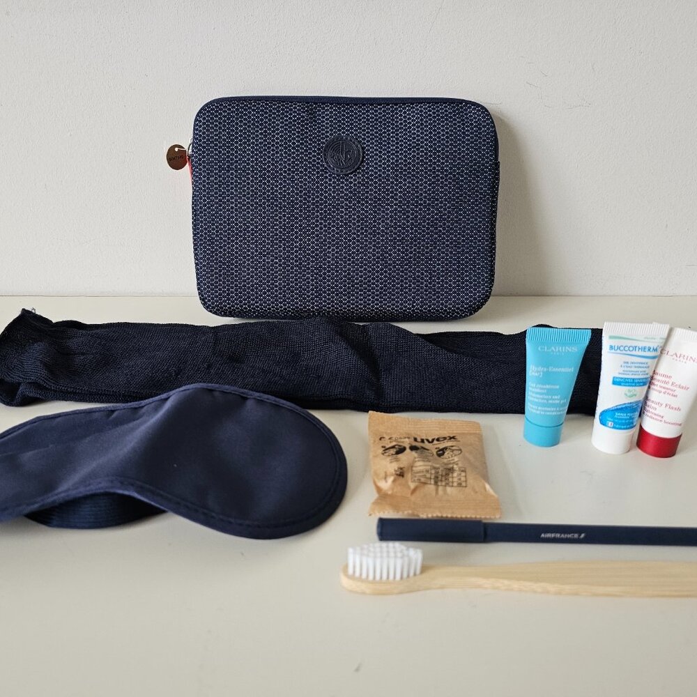 New Air France Business Class Travel Amenity Kit Pouch Navy Blue